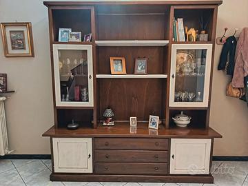 Mobile soggiorno in legno massello con vetrine