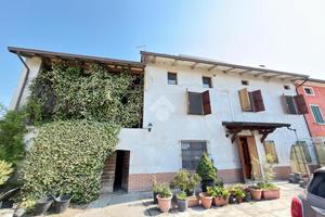 CASA DI CORTE A CASTEL GOFFREDO