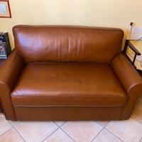 DIVANO IN PELLE