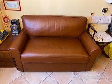 DIVANO IN PELLE