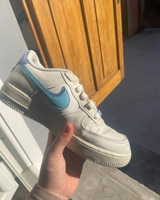 Nike Air Force 1 LV8 '82 usate poco