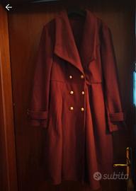 cappotto colore bordeaux 