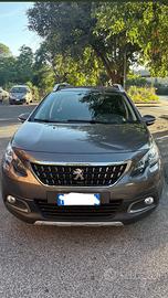 Peugeot 2008 1.2 Pure Tech 110 CV-Full optional