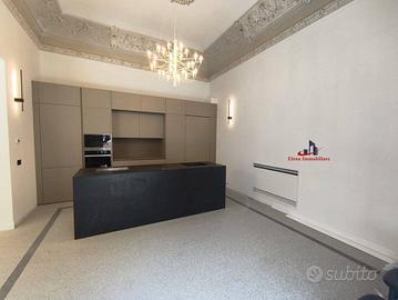 Appartamento di 175 m² con più di 5 locali e box a