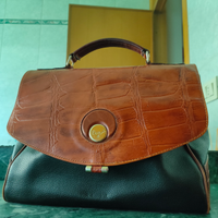 Borsa Eva