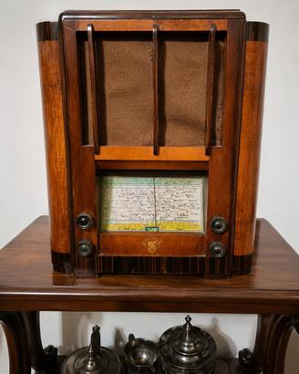 Radio Radiomarelli d’epoca a valvole funzionante