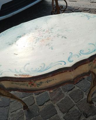 tavolino decorato 