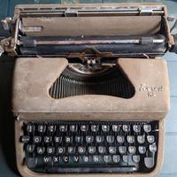 Macchina da scrivere Everest mod k2