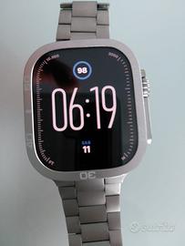 Apple Watch ultra 1 tenuto perfettamente