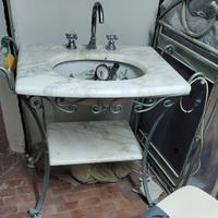 Mobile Lavabo in Marmo e Ferro Battuto