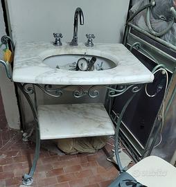 Mobile Lavabo in Marmo e Ferro Battuto