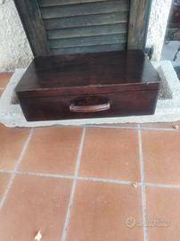 Valigia di legno