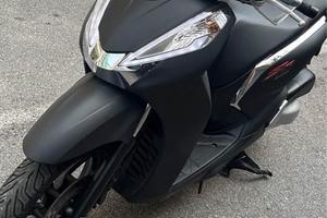 Honda sh 300 abs sport