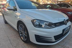 Volkswagen Golf - 2.0 TDI GTD PANO