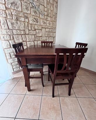 Tavolo e sedie