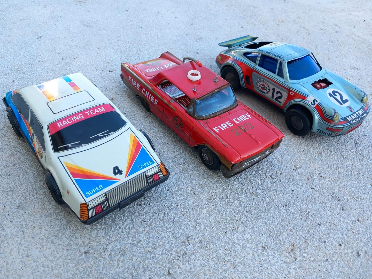 3 Auto modelli in latta anni 80 Collezionismo In vendita a Belluno
