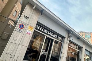 Negozio di attività storica acconciature uomo donn