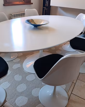 Tavolo design Tulip ovale 