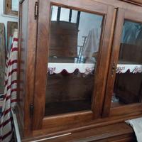 Credenza con vetrina