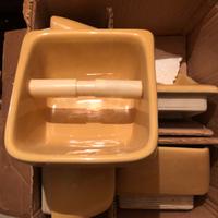 Set  bagno portasapone, porta rotolo di ca vintage