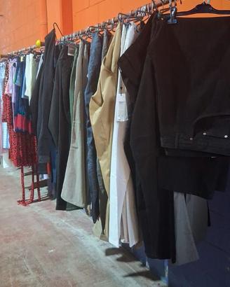 capi di abbigliamento a un euro al pezzo