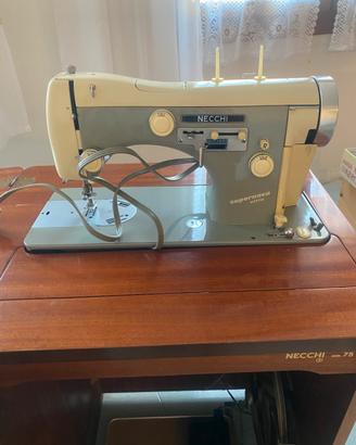 Necchi Supernova Ultra vintage con mobile original