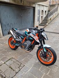 KTM DUKE 890r