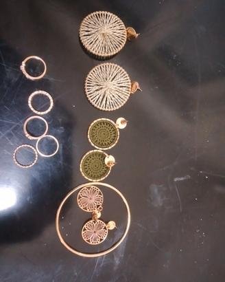 set di orecchini anelli e bracciale