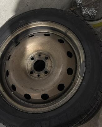 Cerchi e gomme  195/55/15 ypsilon