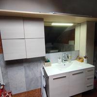 Mobile bagno completo di Lavabo e rubinetto