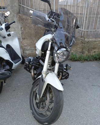 Moto BMW R1200R SUPER ACCESSORIATO. E TAGLIANDATO
