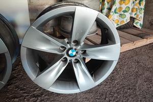 Cerchi del 18 bmw