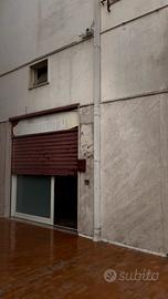 Locale Commerciale- Doppia Vetrina - Soppalcabile