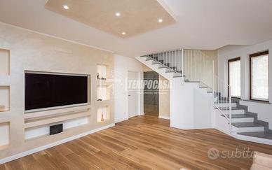 CHIVASSO RECENTE ALLOGGIO CON TERRAZZO. BOX AUTO.