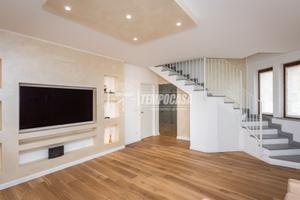 CHIVASSO RECENTE ALLOGGIO CON TERRAZZO. BOX AUTO.