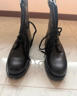 Anfibi stivaletto pelle n.42