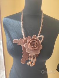 collana in feltro 