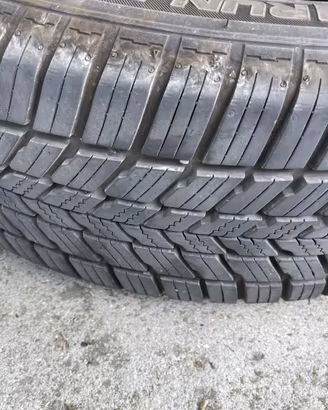 4 Gomme 4 stagioni MOMO 185/65 R15 88H – DOT 2025