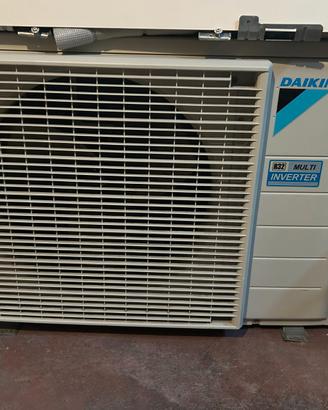 Condizionatore Daikin con 2 split