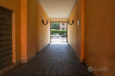 NEGOZIO A SAN GIULIANO MILANESE