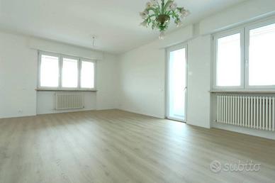 Luminoso attico con ampio terrazzo