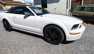 Ford Mustang CABRIO 4.0 V6