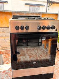 cucina a gas con forno elettrico ventilato