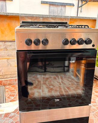 cucina a gas con forno elettrico ventilato