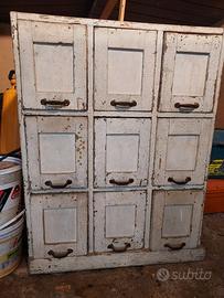 Cassettiera antica ferramenta. Cassettiera vintage