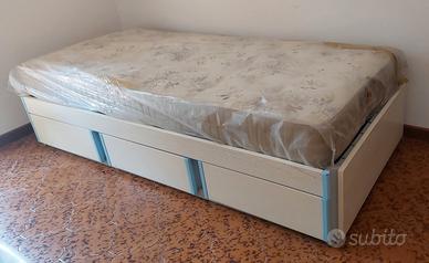 Letto singolo con rete e materasso