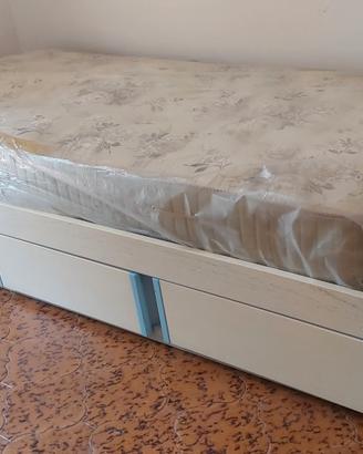 Letto singolo con rete e materasso