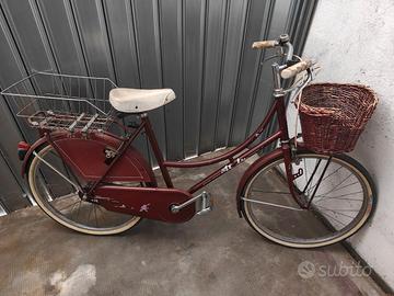 Bicicletta vintage bordeaux – comoda, con cestini