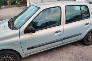 clio 1.2  per neopatentati  compreso  passaggio