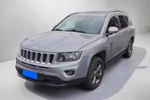 JEEP Compass 2.2 CRD North 2WD NAVI-PELLE-XENO!!